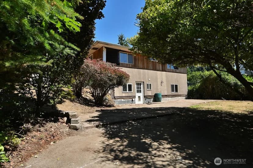 Property photo for 14323 12th Avenue Sw, Burien photo 8