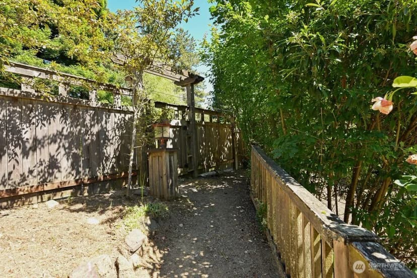 Property photo for 14323 12th Avenue Sw, Burien photo 3