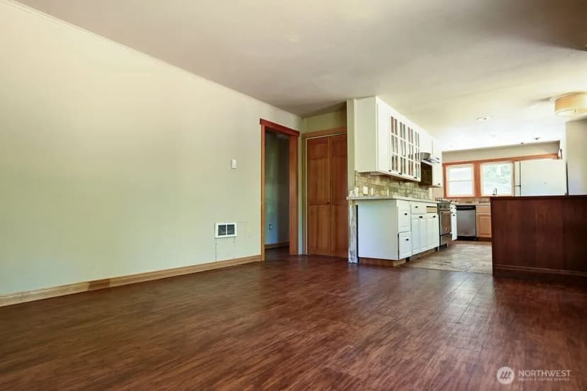 Property photo for 14323 12th Avenue Sw, Burien photo 11
