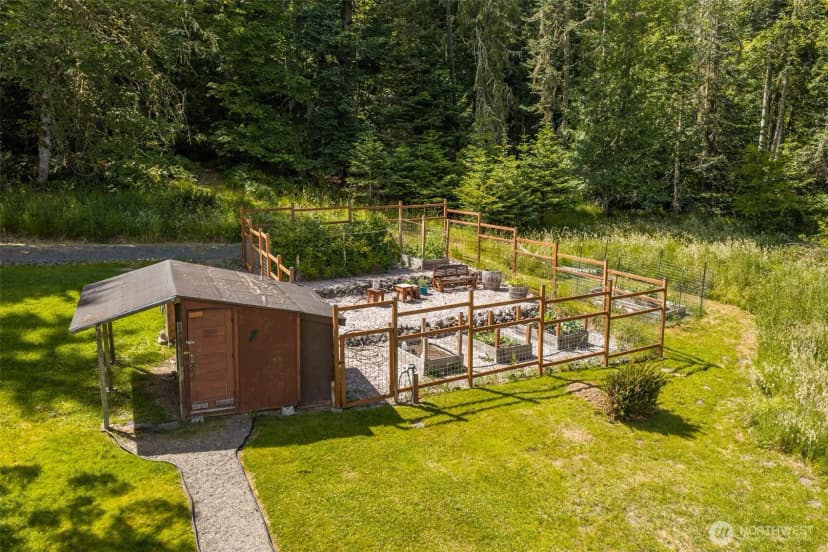 Property photo for 477 Glass Road, Port Angeles photo 3