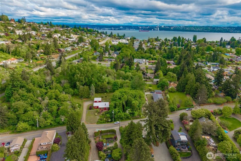 Property photo for 5445 Hyada Boulevard Ne, Tacoma photo 11