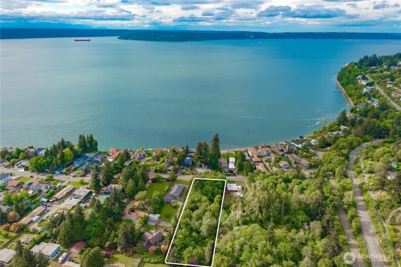 Property photo for 5445 Hyada Boulevard Ne, Tacoma photo 2