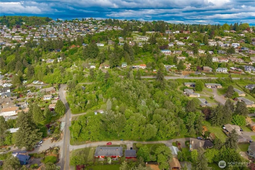 Property photo for 5445 Hyada Boulevard Ne, Tacoma photo 10