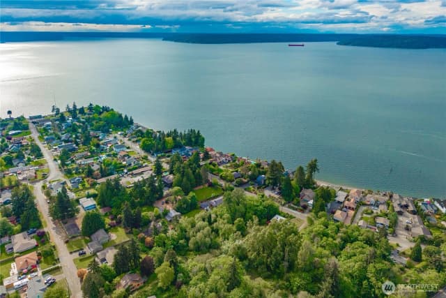 Property photo for 5445 Hyada Boulevard Ne, Tacoma photo 3