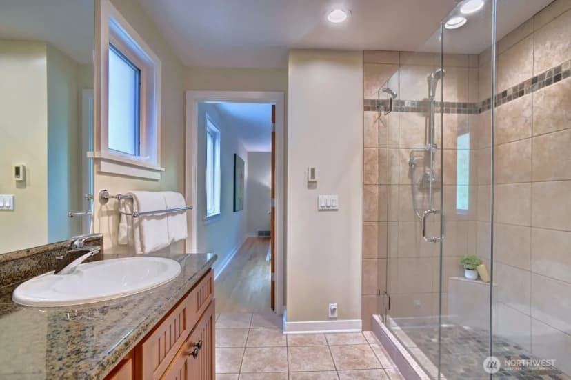 Property photo for 4030 26th Avenue W, Seattle photo 15