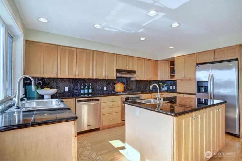 Property photo for 4030 26th Avenue W, Seattle photo 3