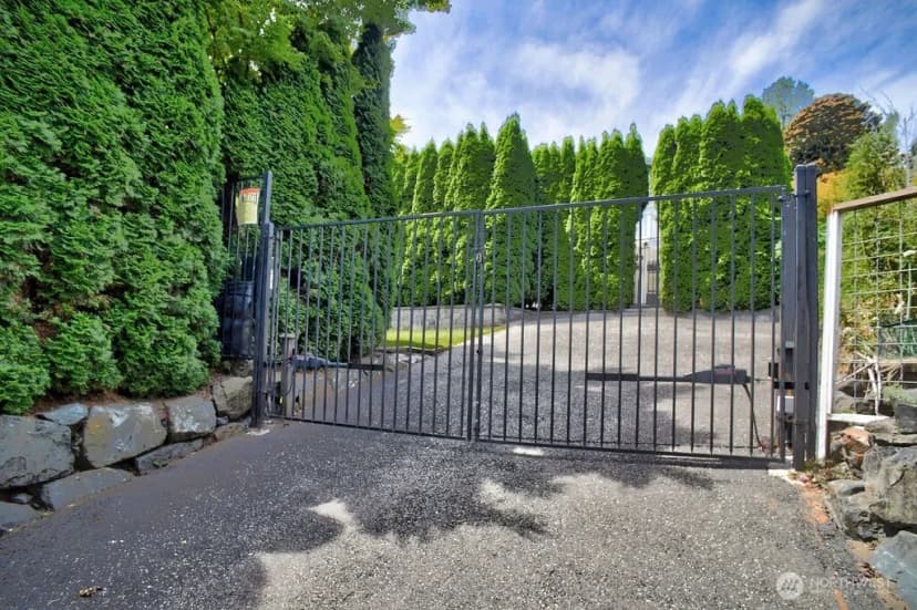 Property photo for 4030 26th Avenue W, Seattle photo 29
