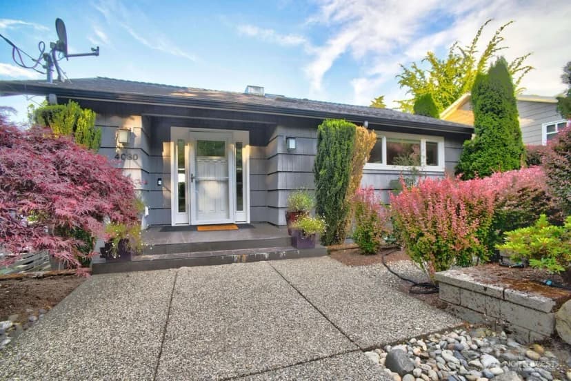 Property photo for 4030 26th Avenue W, Seattle photo 2