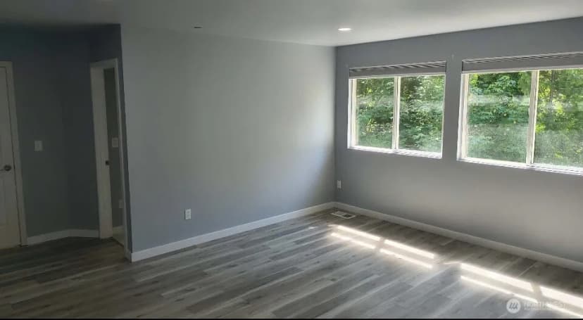 Property photo for 9525 S 221st Place, Kent photo 15