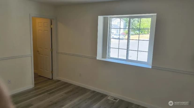 Property photo for 9525 S 221st Place, Kent photo 19