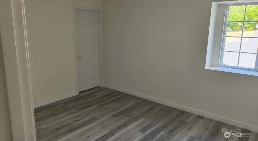 Property photo for 9525 S 221st Place, Kent photo 20