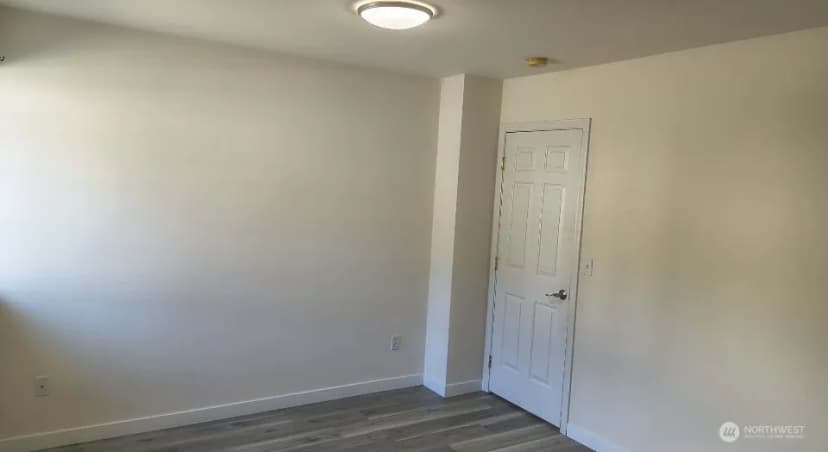 Property photo for 9525 S 221st Place, Kent photo 21