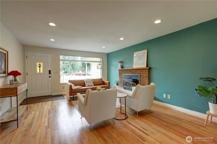 Property photo for 16724 Ne 22nd Street, Bellevue photo 4