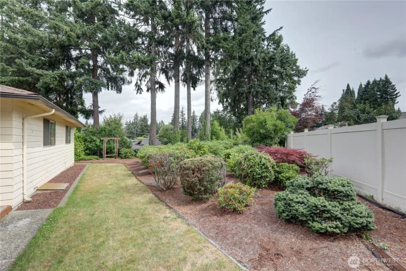 Property photo for 16724 Ne 22nd Street, Bellevue photo 27