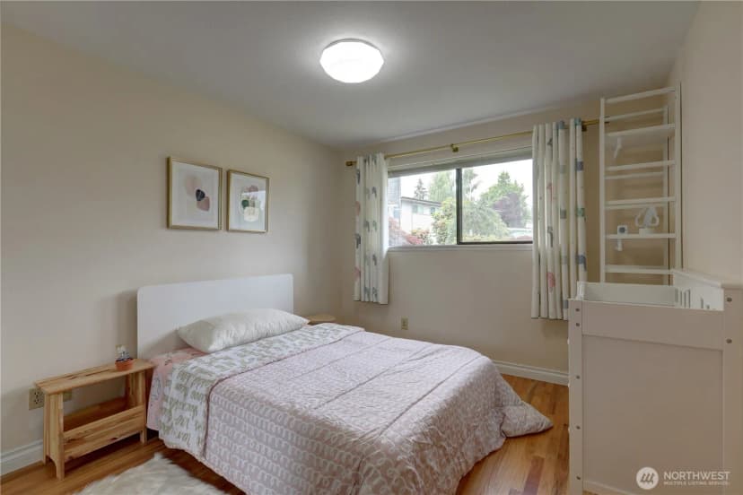 Property photo for 16724 Ne 22nd Street, Bellevue photo 13