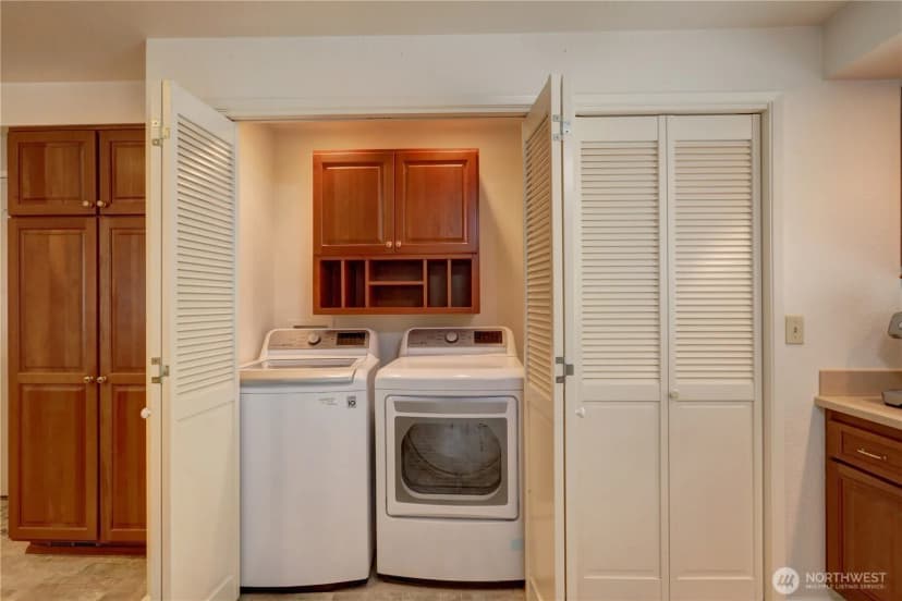 Property photo for 16724 Ne 22nd Street, Bellevue photo 26