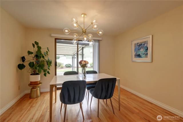Property photo for 16724 Ne 22nd Street, Bellevue photo 5