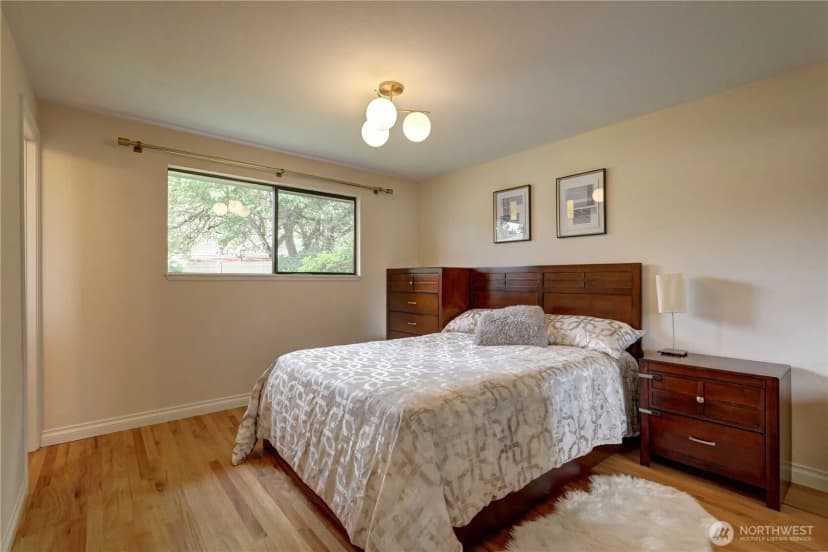 Property photo for 16724 Ne 22nd Street, Bellevue photo 10