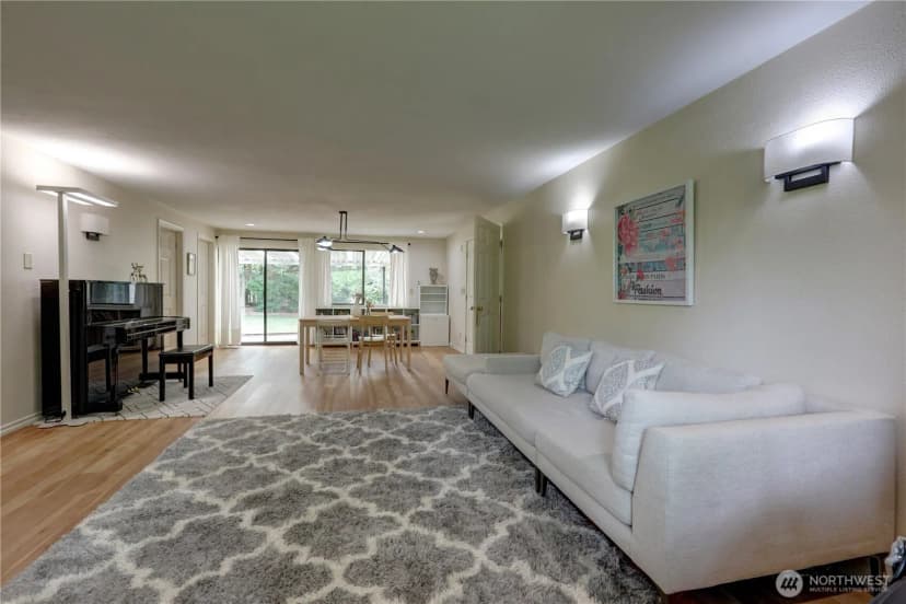 Property photo for 16724 Ne 22nd Street, Bellevue photo 19