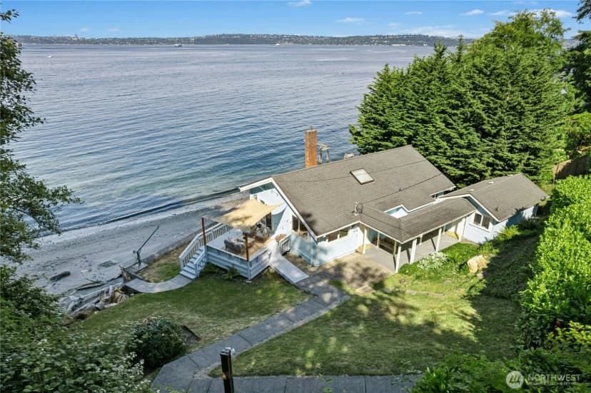 Property photo for 10932 Vashon Hwy Sw, Vashon photo 3
