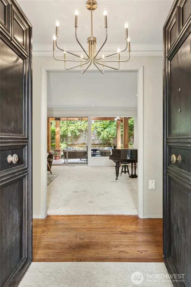 Property photo for 6016 Ne Keswick Drive, Seattle photo 5