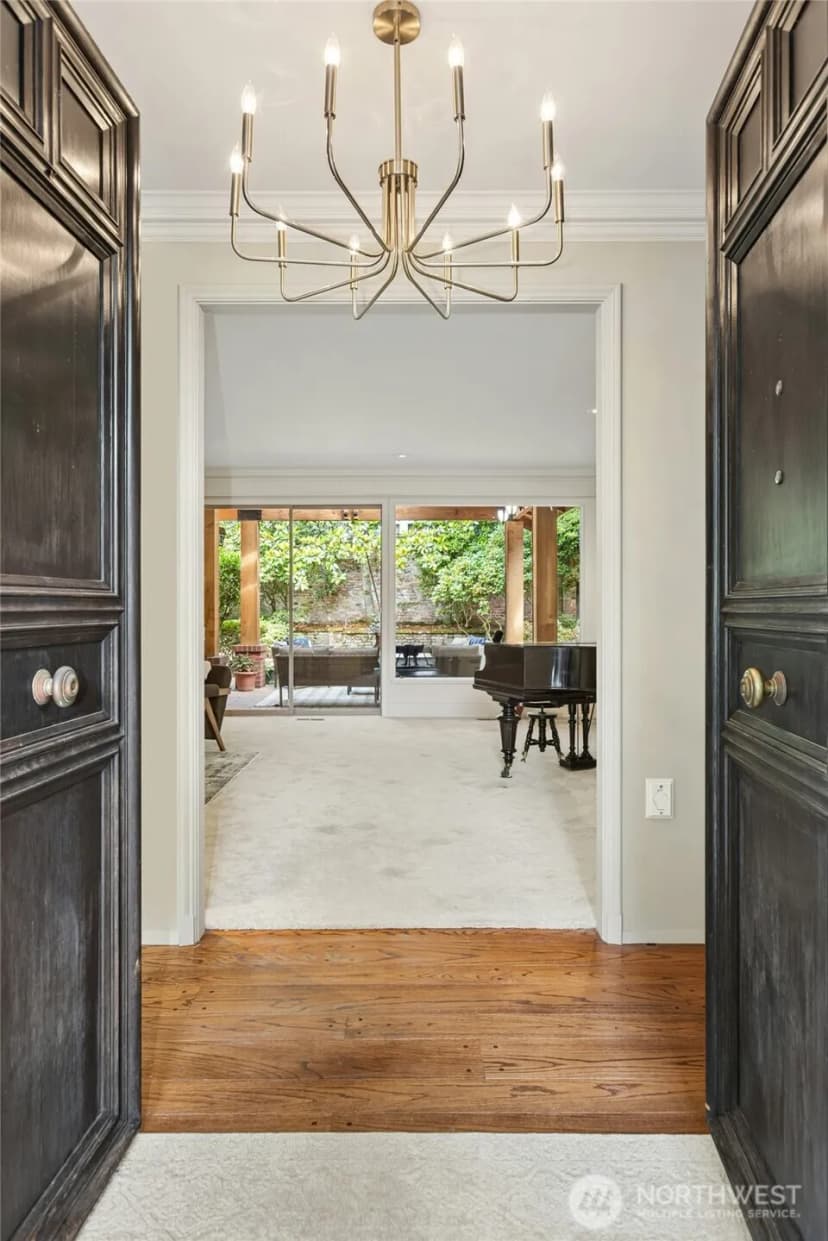 Property photo for 6016 Ne Keswick Drive, Seattle photo 5