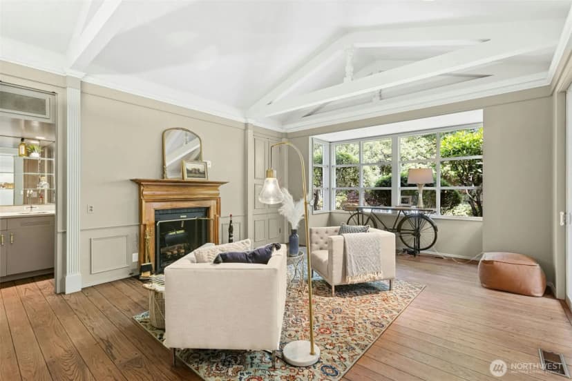 Property photo for 6016 Ne Keswick Drive, Seattle photo 10