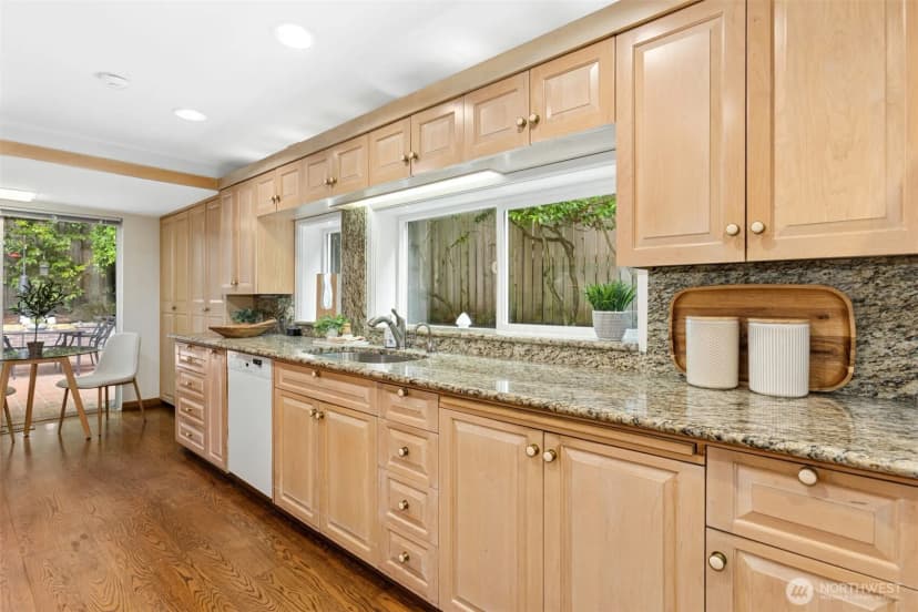 Property photo for 6016 Ne Keswick Drive, Seattle photo 16