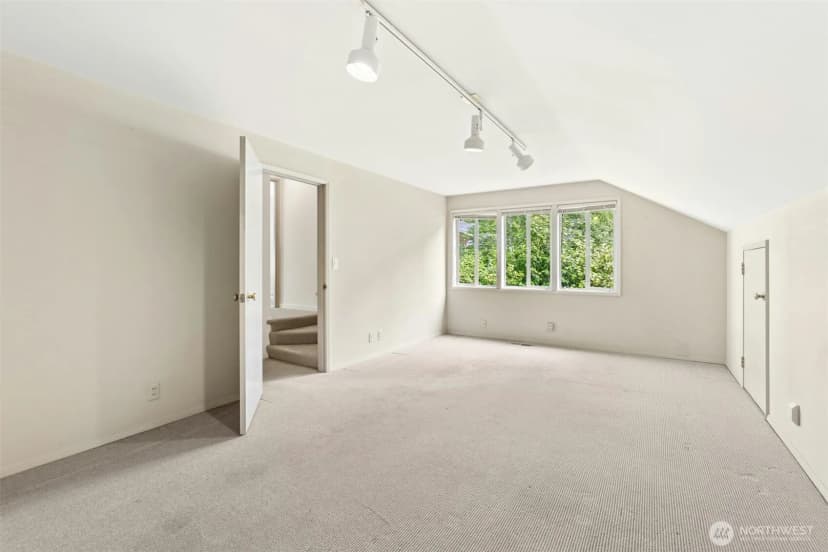 Property photo for 6016 Ne Keswick Drive, Seattle photo 25