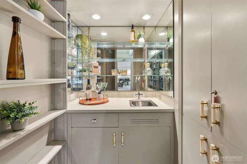 Property photo for 6016 Ne Keswick Drive, Seattle photo 11