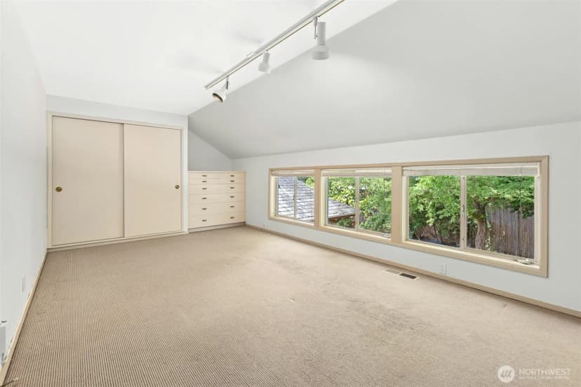 Property photo for 6016 Ne Keswick Drive, Seattle photo 27