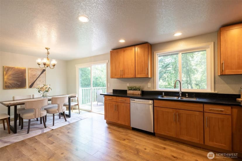 Property photo for 23017 7th Avenue Se, Bothell photo 8