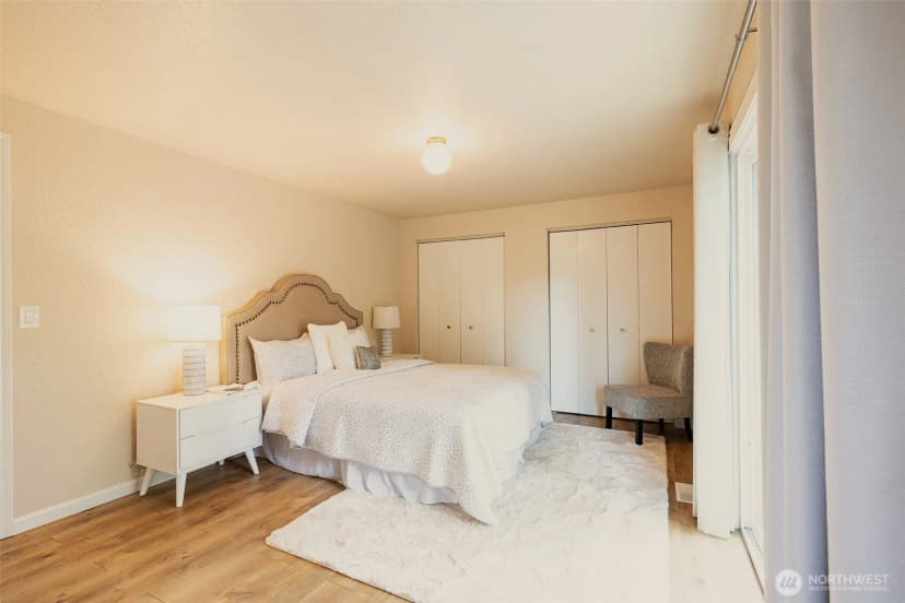 Property photo for 23017 7th Avenue Se, Bothell photo 10