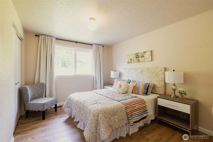 Property photo for 23017 7th Avenue Se, Bothell photo 12