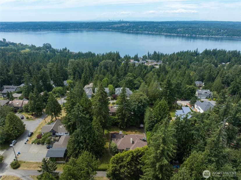 Property photo for 419 212th Avenue Ne, Sammamish photo 24