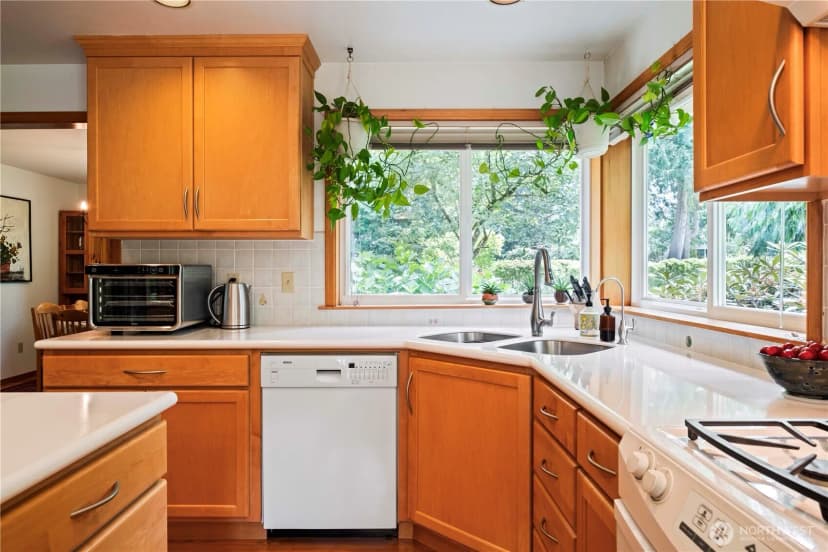 Property photo for 419 212th Avenue Ne, Sammamish photo 6