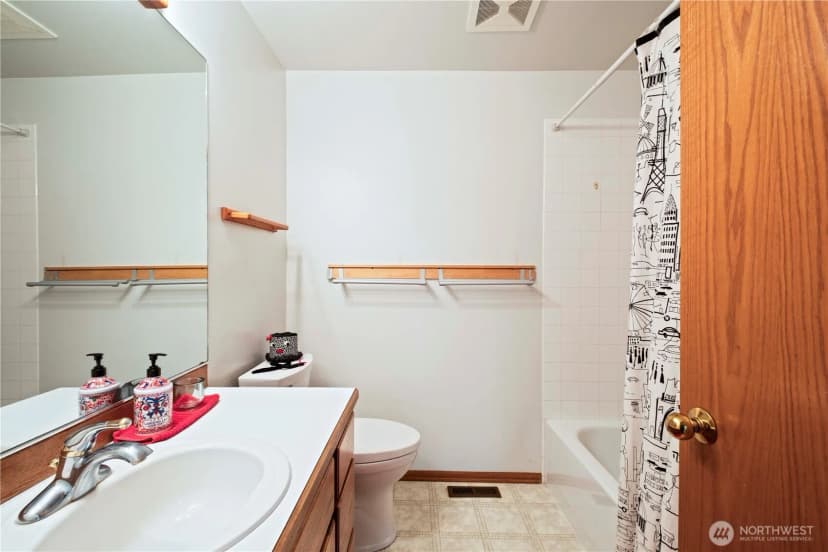 Property photo for 419 212th Avenue Ne, Sammamish photo 11