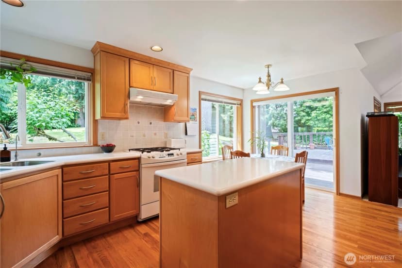 Property photo for 419 212th Avenue Ne, Sammamish photo 4