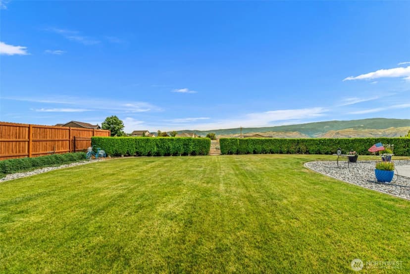 Property photo for 2286 Grand Avenue, East Wenatchee photo 33