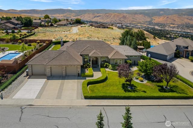 Property photo for 2286 Grand Avenue, East Wenatchee photo 4