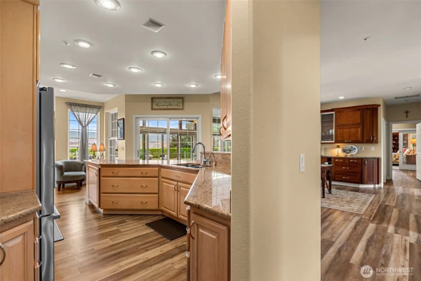 Property photo for 2286 Grand Avenue, East Wenatchee photo 6