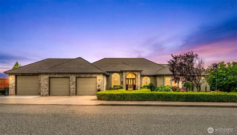 Property photo for 2286 Grand Avenue, East Wenatchee photo 3