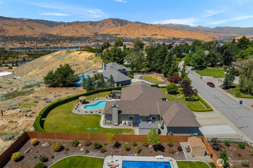 Property photo for 2286 Grand Avenue, East Wenatchee photo 36
