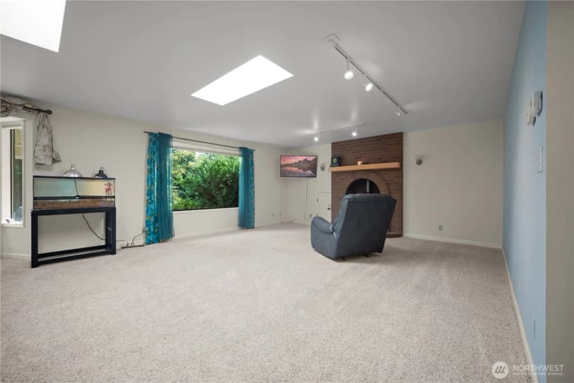 Property photo for 1781 Ne 11th Avenue, Oak Harbor photo 3