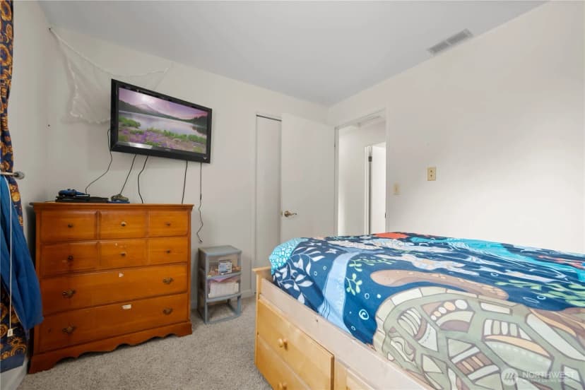 Property photo for 1781 Ne 11th Avenue, Oak Harbor photo 19