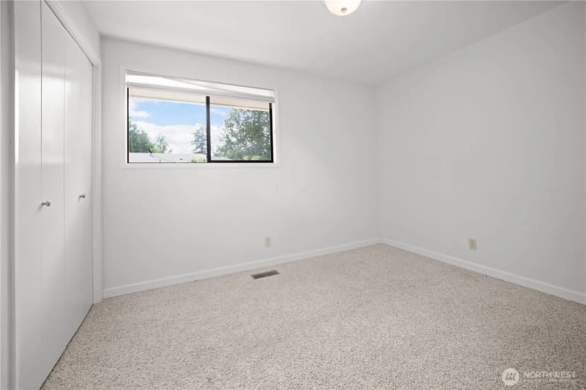 Property photo for 1781 Ne 11th Avenue, Oak Harbor photo 13