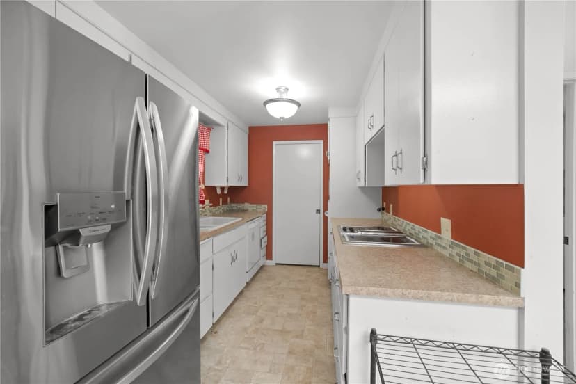 Property photo for 1781 Ne 11th Avenue, Oak Harbor photo 5