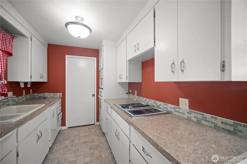 Property photo for 1781 Ne 11th Avenue, Oak Harbor photo 4