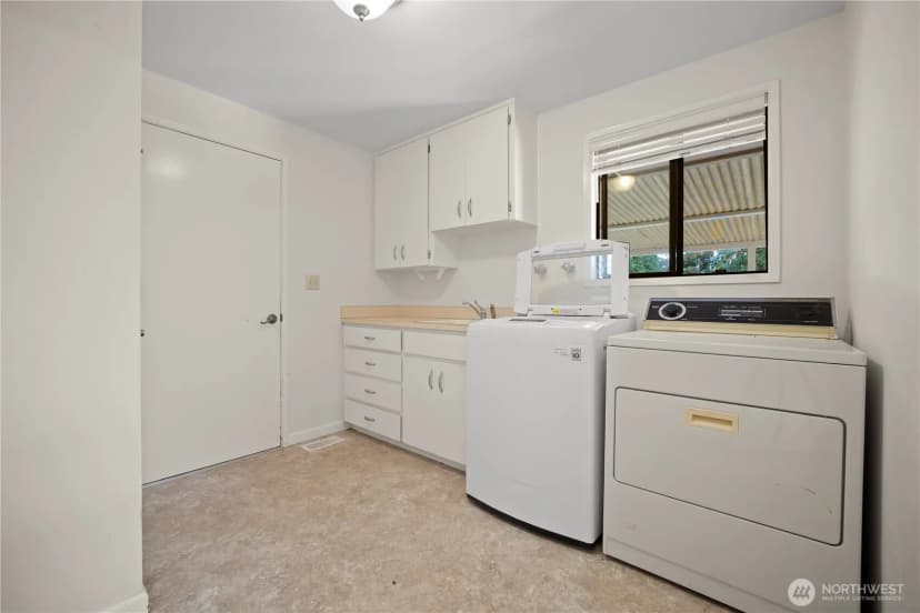 Property photo for 1781 Ne 11th Avenue, Oak Harbor photo 21