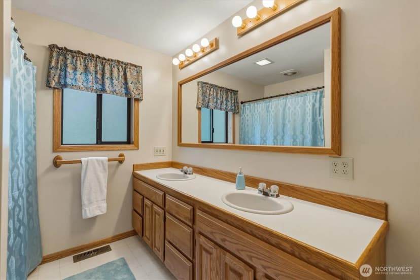 Property photo for 299 Cedar Lane, Longview photo 26